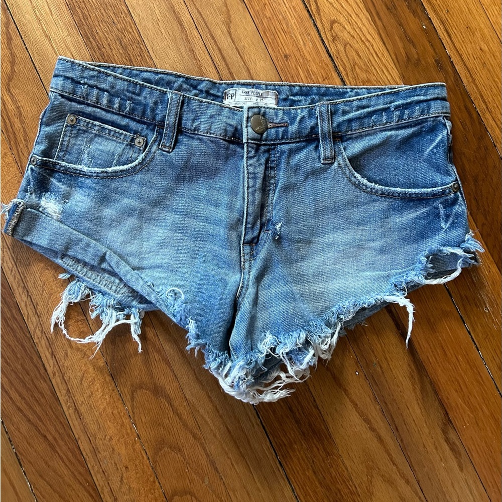 Free people denim shorts size 25